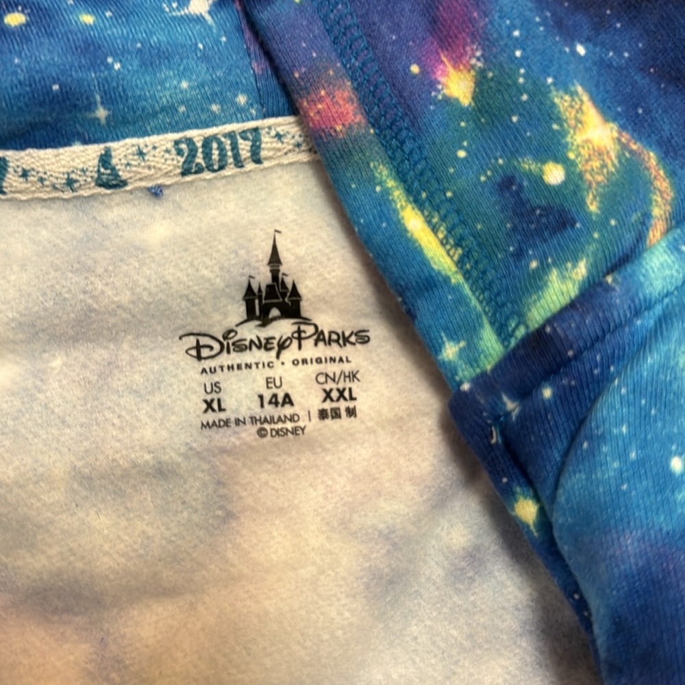Disney zip up hoodie gently worn from 2017 - Picture 5 of 6